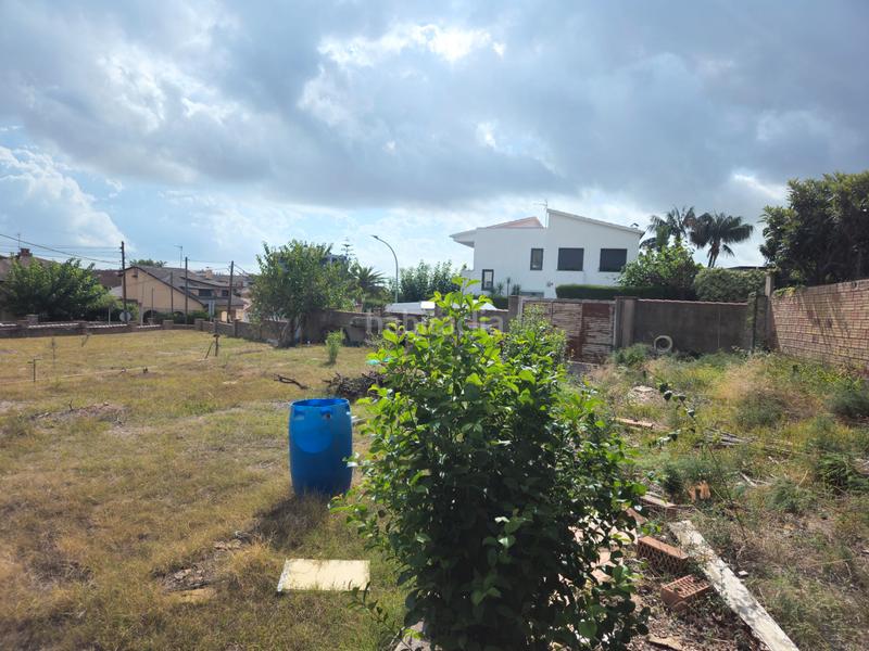 Foto 0596ac88-7cd6-451e-83eb-7c8581e81c1a. Terreno residencial en passeig de la falguera 4 en Viladecans