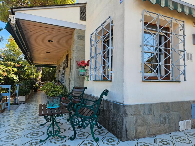 Foto 7f9a2192-719f-4bc2-ad01-b2bc8f982dd8. Chalet avec cheminée chauffage parking dans Lluminetes Castelldefels