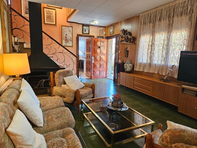 Foto e2b3ecb9-42bb-4bf9-b726-f103f684a162. Chalet avec cheminée chauffage parking dans Lluminetes Castelldefels