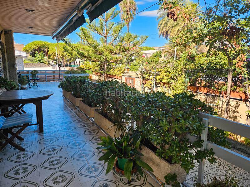 Foto 1ffbb66c-adf3-468c-a569-73fed23e8e46. Chalet con camino riscaldamento parcheggio in Lluminetes Castelldefels