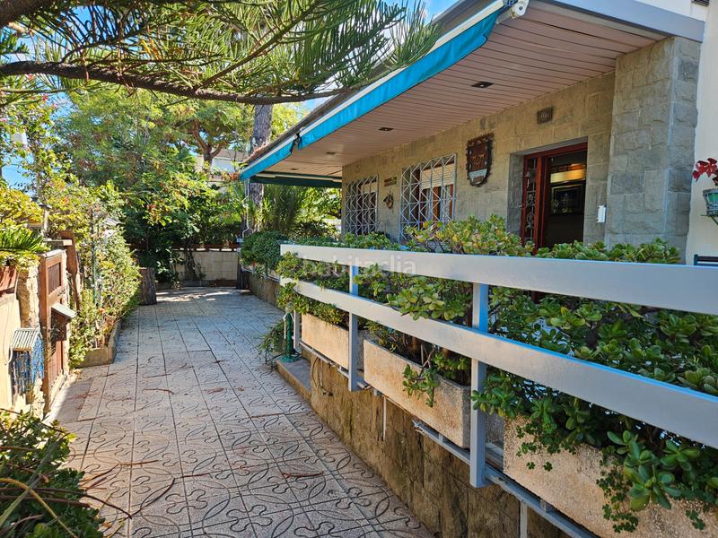 Foto 57efe217-12e3-4279-a2ab-68c1e901d946. Chalet con camino riscaldamento parcheggio in Lluminetes Castelldefels