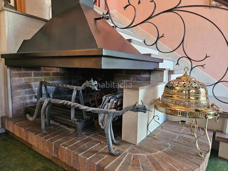 Foto 8bfd20fa-2f8e-41fa-b4ec-aa55d153aa2f. Chalet con camino riscaldamento parcheggio in Lluminetes Castelldefels