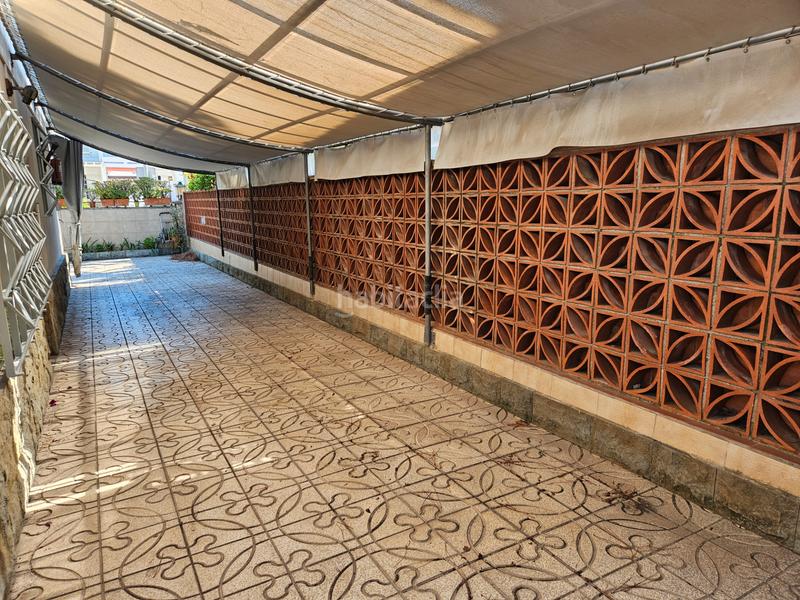 Foto 8d4acf2f-3365-496f-8f57-9c24ee16b191. Chalet con camino riscaldamento parcheggio in Lluminetes Castelldefels