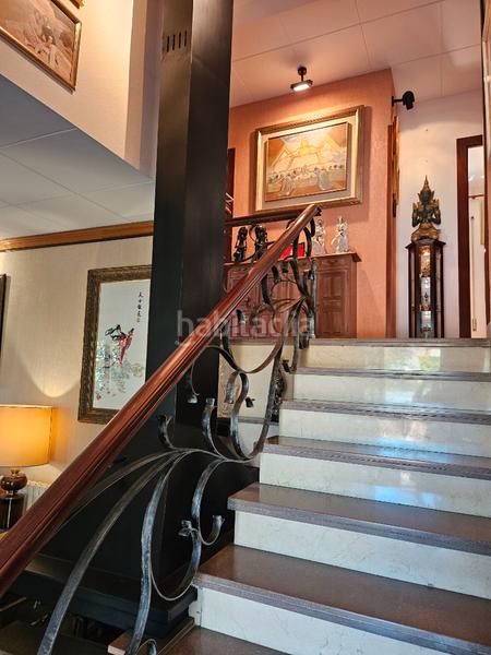 Foto b5271fab-923c-42ca-8f5d-10a418696f13. Chalet con camino riscaldamento parcheggio in Lluminetes Castelldefels