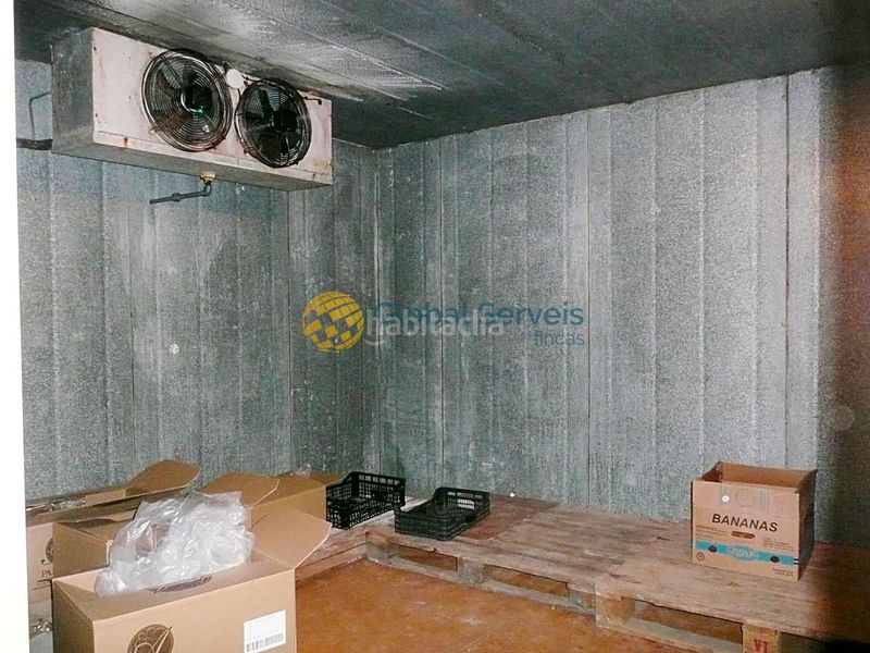 Foto 954d5da4-43ae-4bd4-a70d-a6af3d5d7a74. Rent business premise in Abrera