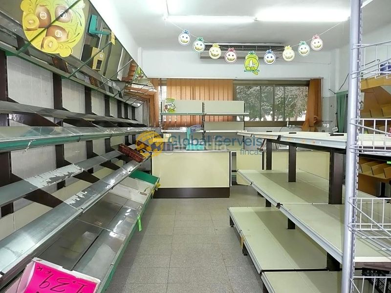 Foto f8cfc993-a06d-4aa4-83ea-365f029cff36. Rent business premise in Abrera