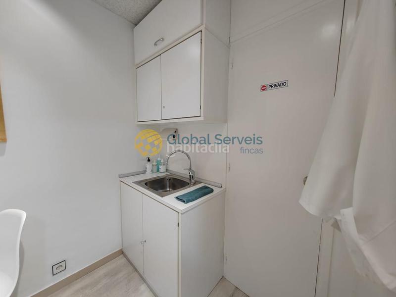 Foto 0d114896-c4b0-4109-8234-f0f44fcbe6b9. Rent business premise in bonanova 69 in Tres Torres Barcelona