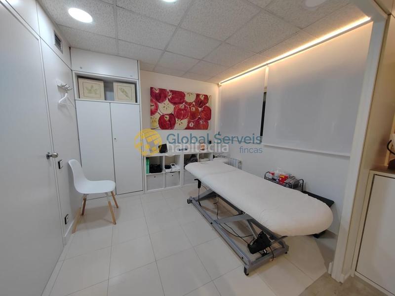 Foto b6db7abb-c657-46d0-bc49-1e58f966a217. Rent business premise in bonanova 69 in Tres Torres Barcelona
