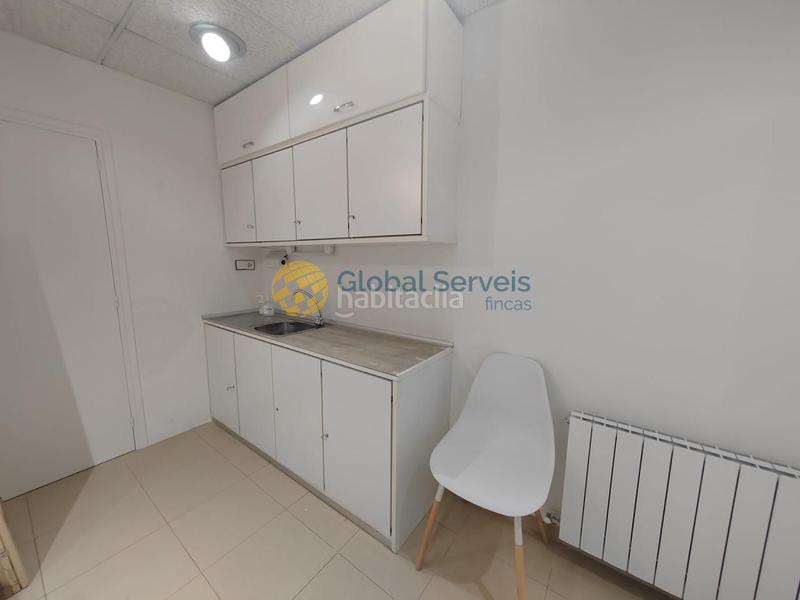 Foto b9b7f196-d0cf-42e8-8829-5efad1c0a227. Rent business premise in bonanova 69 in Tres Torres Barcelona