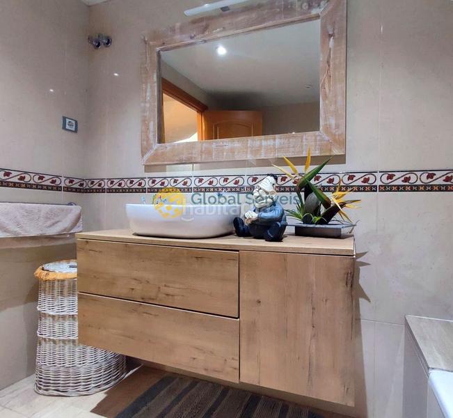 Foto 368e4b19-3af7-42d0-92e2-de787ca026ec. Casa a schiera con riscaldamento piscina in Abrera