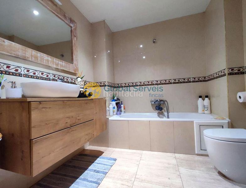 Foto 8a4bd2bf-ad55-40bf-ad94-175b89230bf9. Casa a schiera con riscaldamento piscina in Abrera