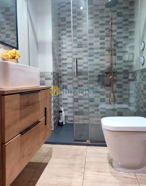 Foto c6d16939-6079-4271-9c99-20846fdc5612. Casa a schiera con riscaldamento piscina in Abrera