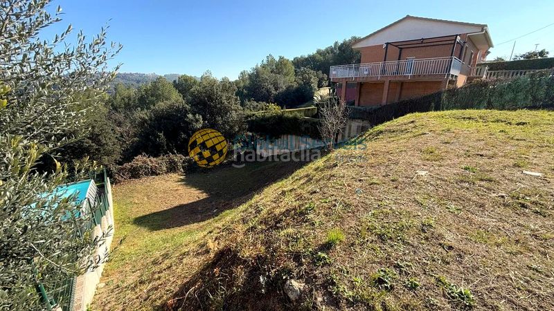 Foto b9bd95af-7887-4035-be15-5ff943af3923. Terreny residencial a Abrera