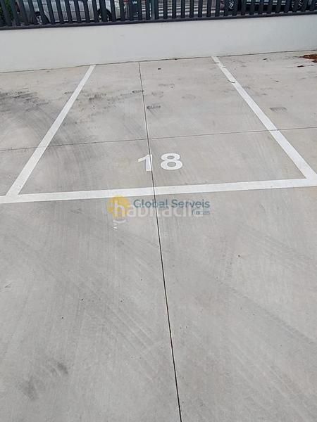 Foto 793231fc-2da1-4900-aaa1-89ab143127a0. Parking coche comodidad en Abrera