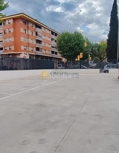 Foto 86d9897c-14e8-4b62-bc2c-907f7c100711. Parking coche comodidad en Abrera