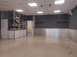 Local Comercial  De l'estació. 102 metros de luz y color