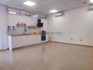 Local Comercial  De l'estaci. 102 metros de luz y color