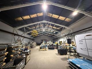 Bâtiment à usage industriel à Zona Industrial. Nave con puente grua