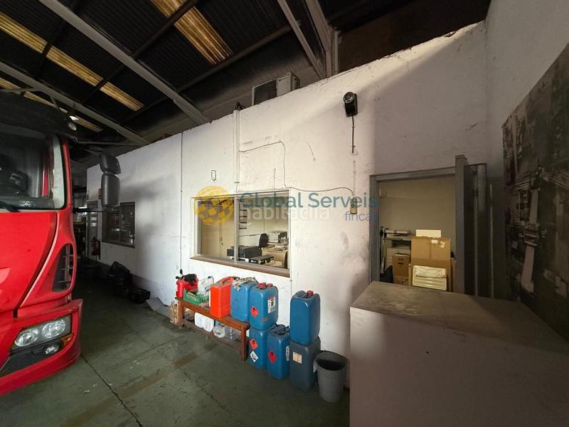 Foto b941ecd4-a5ad-4da8-944f-48a7875a215b. Nau industrial a Zona Industrial Ripollet