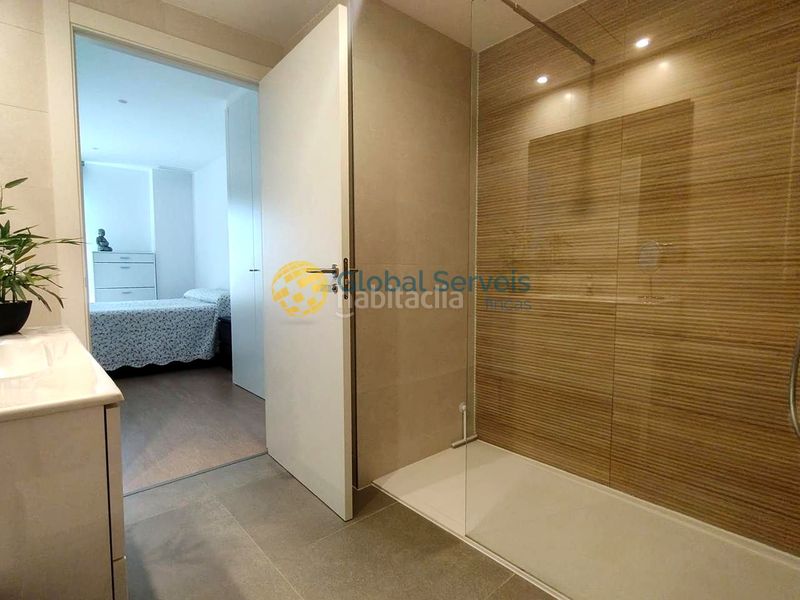 Foto 00d5ad75-bf43-49f8-9907-58922a7c587e. Àtic amb piscina a Abrera