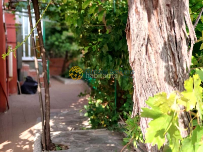 Foto b0155921-e55e-4ed6-99e7-c12c724d0ccc. Planta baixa amb calefacció aparcament a Abrera