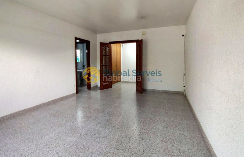 Foto e18987d9-a456-4b7d-b05e-afe572b59ca8. Planta baixa amb calefacció aparcament a Abrera