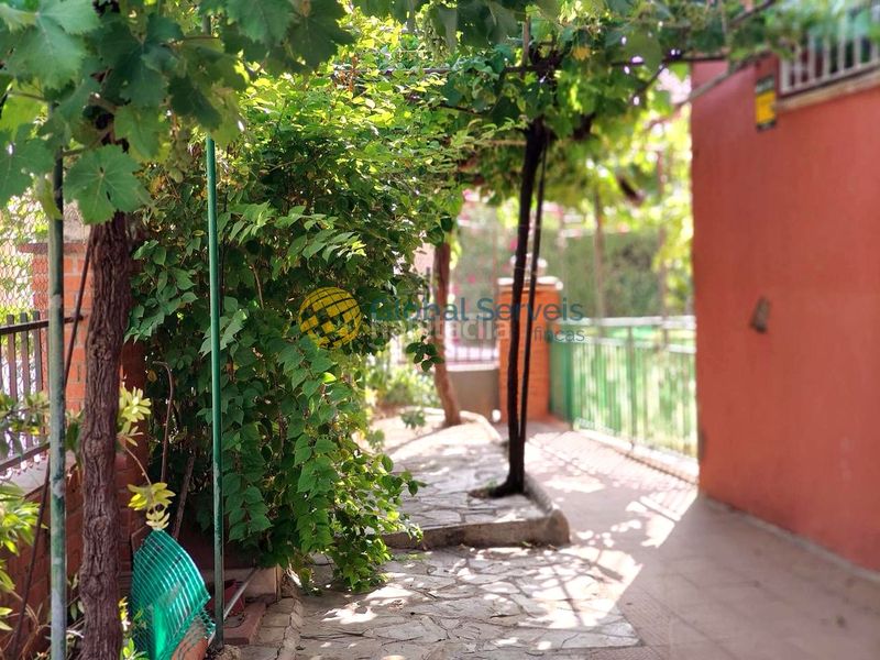 Foto ee4b3b0e-b87f-425f-af3c-f3f5bb13e28e. Planta baixa amb calefacció aparcament a Abrera