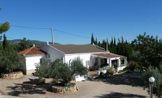 Country house in Ampolla (L´). Casa de campo con 4 dormitorios, 2 baños y vivienda independient