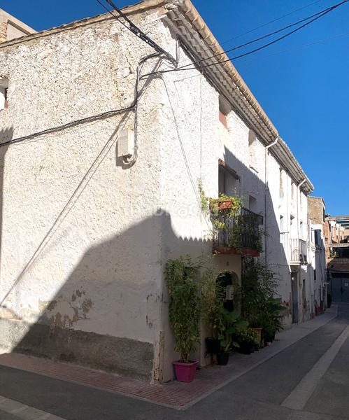 Foto 9cfe89e6-7586-4a7d-90fc-c8e20f14cc28. Casa adossada amb xemeneia a Perelló (El)