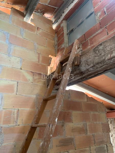 Foto ba6d946e-0651-4b53-ac15-4e8086252d84. Casa adossada amb xemeneia a Perelló (El)