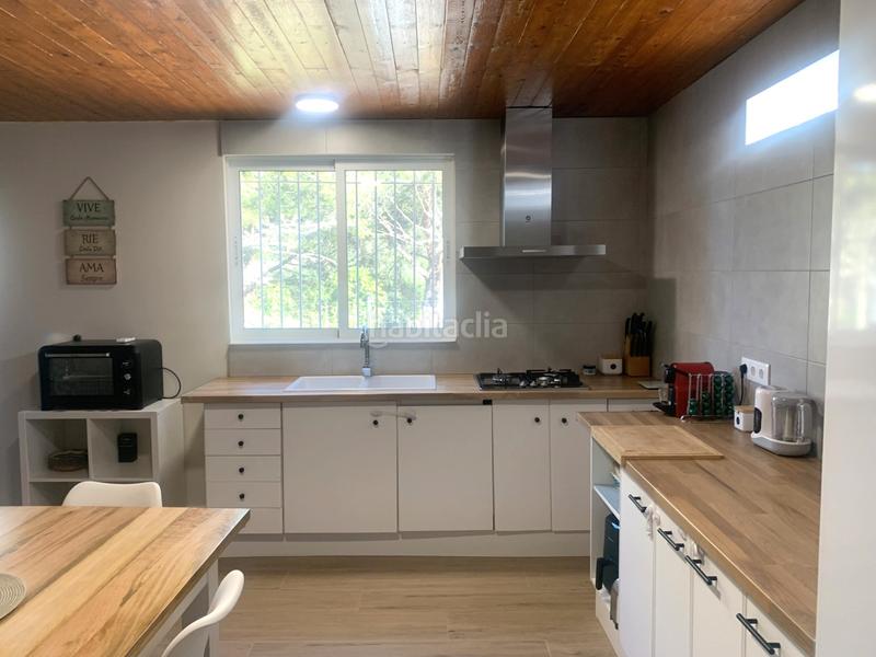 Foto 5992dbbc-1d8e-40d5-8b75-ae8bee6ef1f7. Masia amb xemeneia a Perelló (El)