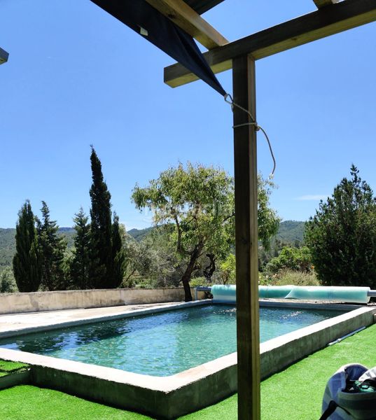 Foto ba8a5cd7-2b7d-4cfc-853d-dc6e9112aa96. Masia amb xemeneia calefacció piscina a Ascó