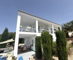 Chalet in Perelló (El). Impresionante villa con vistas al mar, piscina y licencia turíst