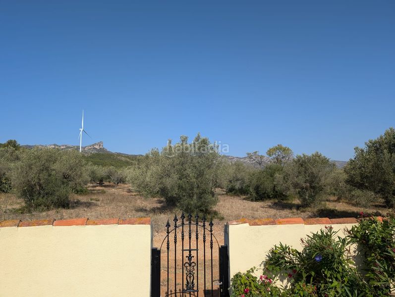 Foto 7f64656b-1c79-488d-b591-6a63b743ba27. Masia amb xemeneia calefacció aparcament a Perelló (El)