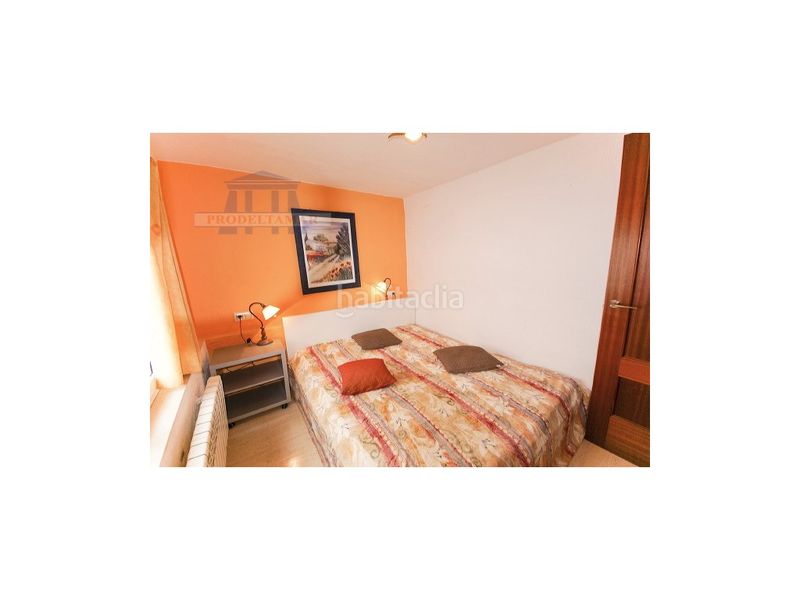 Foto 4323bb32-4dfe-4e94-87bd-6ea5eb36d628. Casa amb piscina a Centre Miami Platja