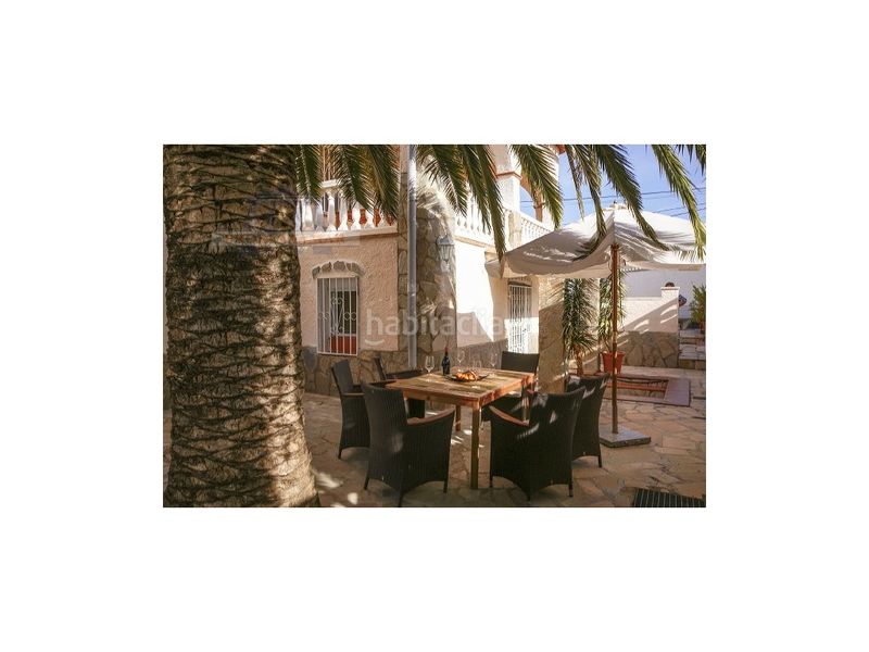 Foto ab2b5c58-ce2d-4444-8817-0f2e5ba2583e. Casa amb piscina a Centre Miami Platja