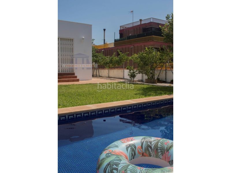Foto 3764bc27-bfe0-41c1-83c4-d2a5bd711236. Xalet amb aparcament piscina a Deltebre