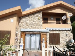 Casa a Calafat. Villa en calafat, lametlla de mar, con piscina y cerca del mar