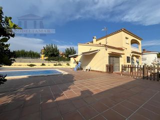 Casa  Calle xops dels. Chalet independiente con piscina y accesos independientes en mas