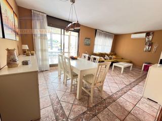 Pis  N/a. Piso de 3 habitaciones con espectacular terraza a 200 metros del