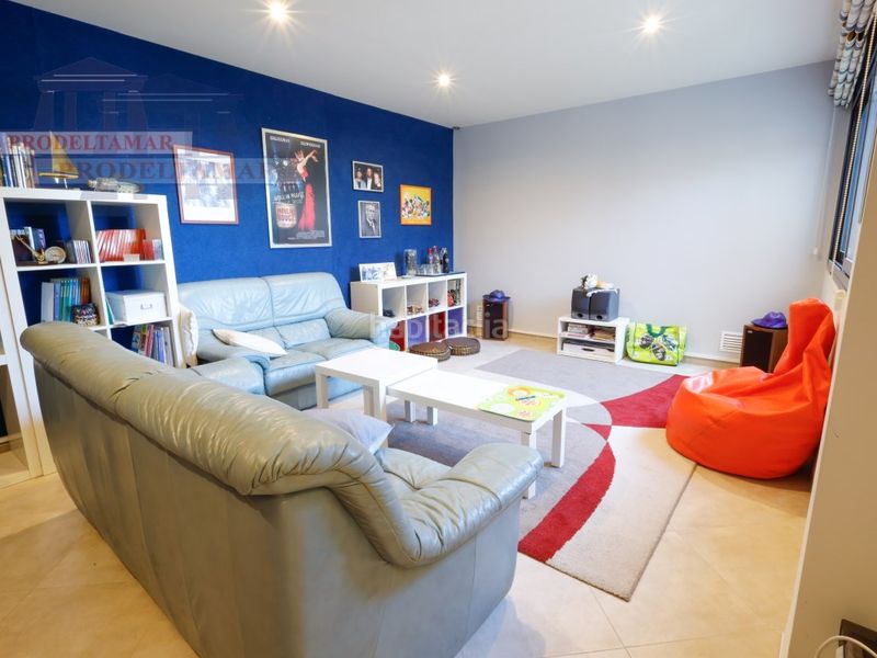 Foto 69033d6c-404a-484c-8118-ca72b55e7278. Casa a Ampolla (L´)