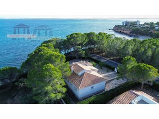 Maison  Calle pins -urb.cap roig-. Exclusiva propiedad en primera línea de mar real en cap roig  la