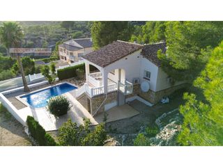 Casa  Calle rosa de la. Exclusiva villa con vistas a la bah�a de lampolla