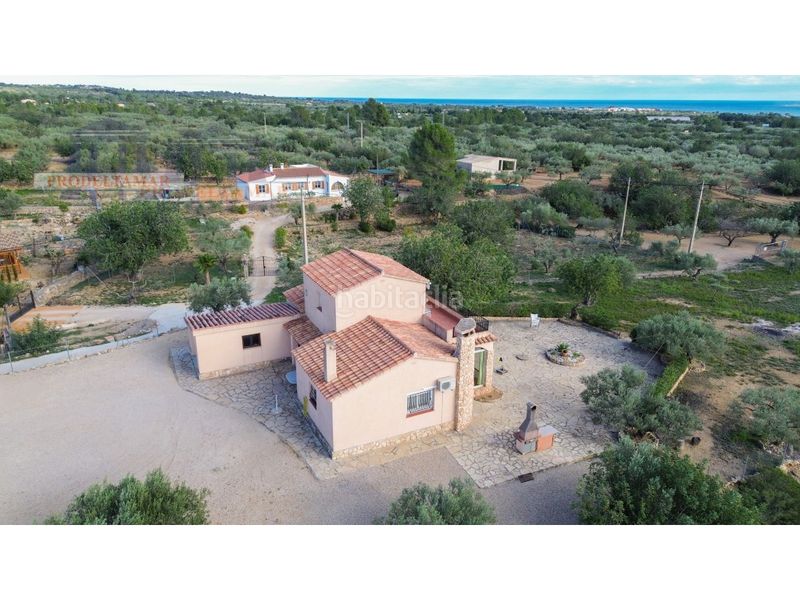 Foto f79801cc-6932-41e8-93b6-d40eeecb8898. Casa a Ampolla (L´)