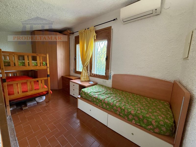 Foto 5c665e2e-fcd0-4248-8ead-ca3a90f10cbf. Casa adossada a Platja de Mont-roig Mont-roig del Camp