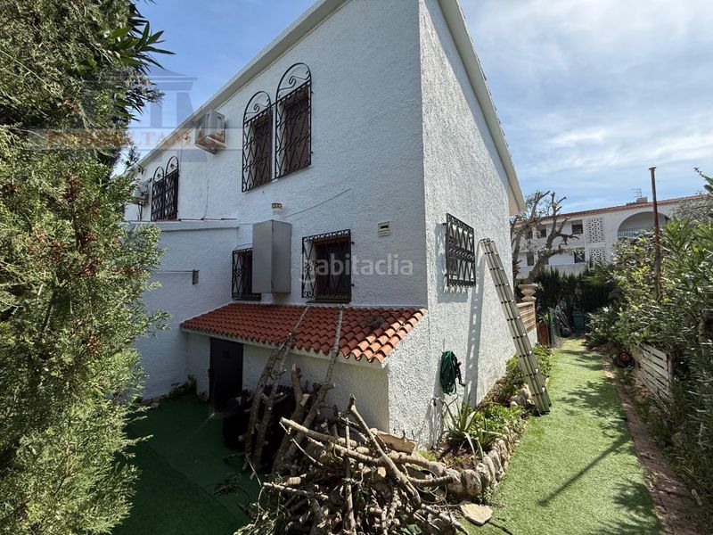 Foto c1cc3fd0-472d-4a90-95fb-c66e712679b4. Casa adossada a Platja de Mont-roig Mont-roig del Camp