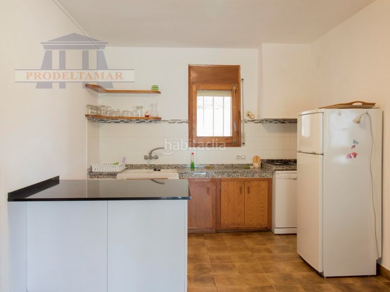 Foto 56f602e3-984b-4d11-a503-d4f4ea3d3731. Casa a calle mar roig 40 a Ampolla (L´)