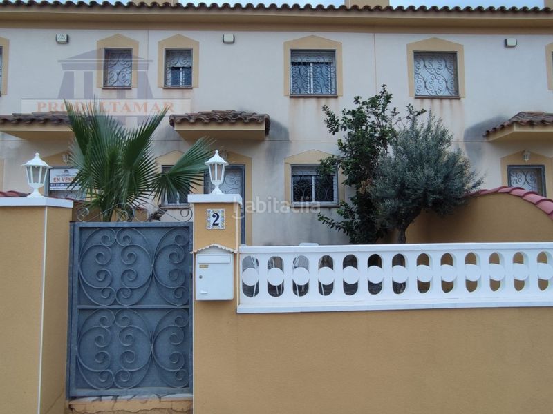 Foto cce84aa1-ab25-4988-bbcf-fc515351a8bd. Casa adossada amb aparcament a Centre Miami Platja