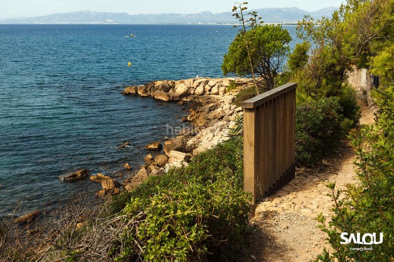 Foto e242705d-41f6-4230-abeb-ae06851a482a. Chalet 1500m2 con casa en cap en pla de maset - cap de Salou Salou