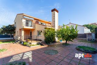 Casa  De la pau. Gran casa en centro salou  exclusiva apialia costa daurada